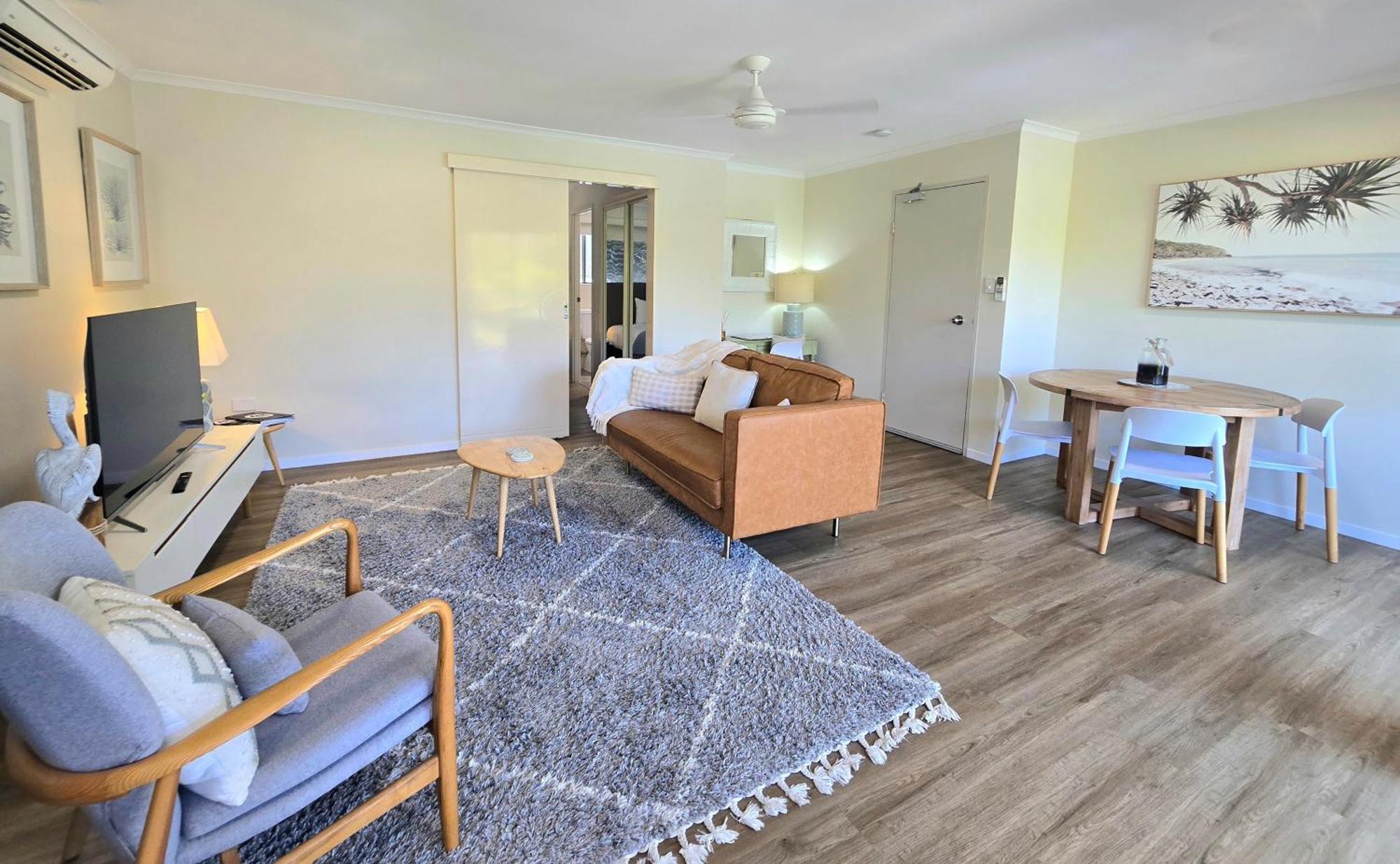 นูซาริเวอร์ รีทรีต Apartment นูซาวิลล์ ภายนอก รูปภาพ